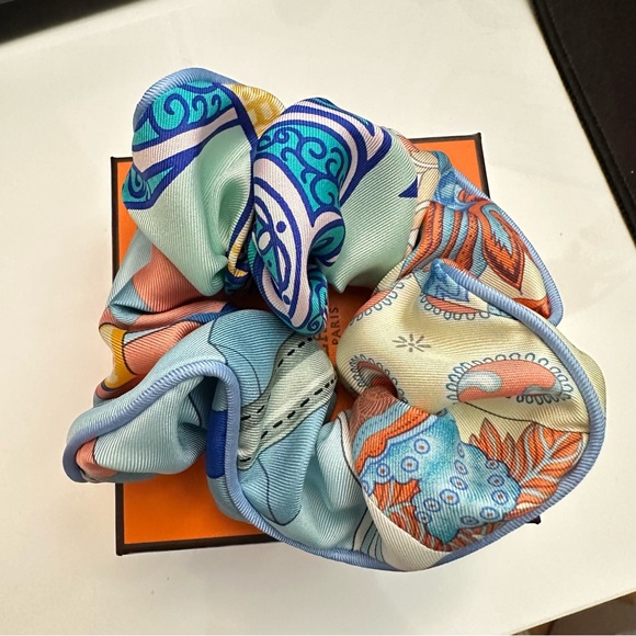 Hermes Claudia schrunchie - Picture 3 of 5